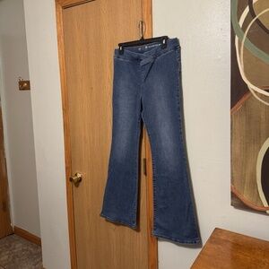 Gap Kids "70s Flare High Rise" Size 16 Plus Medium Wash Pull-On Jeans